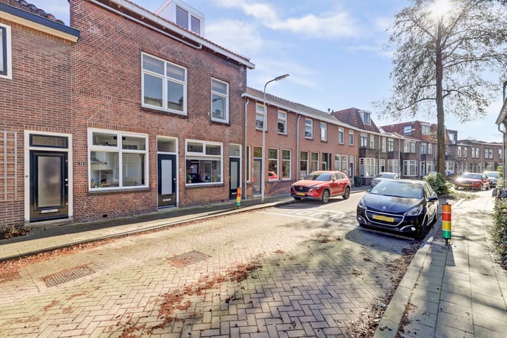 Mr. D.J. van Heusdestraat 48 main image