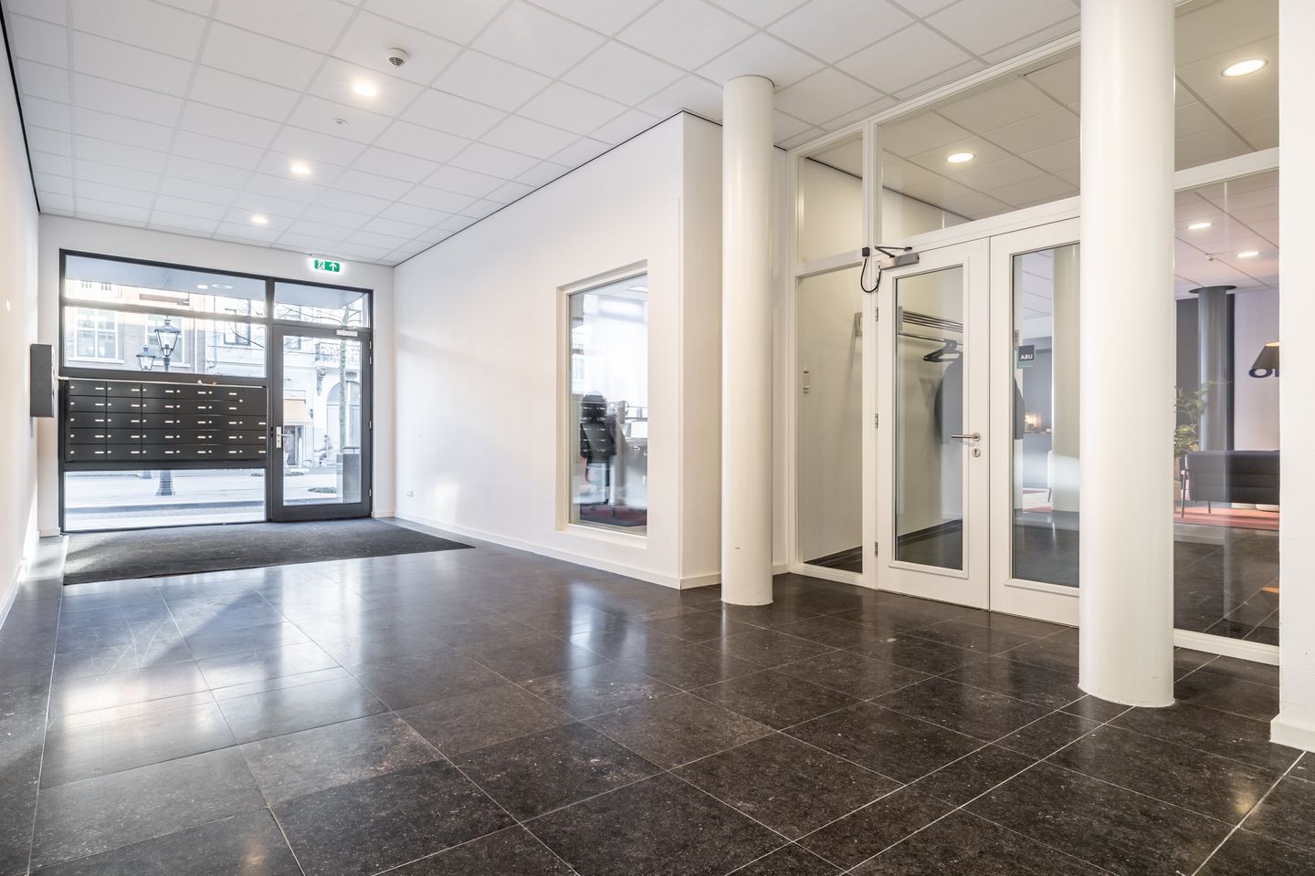 View photo 5 of Willemstraat 11