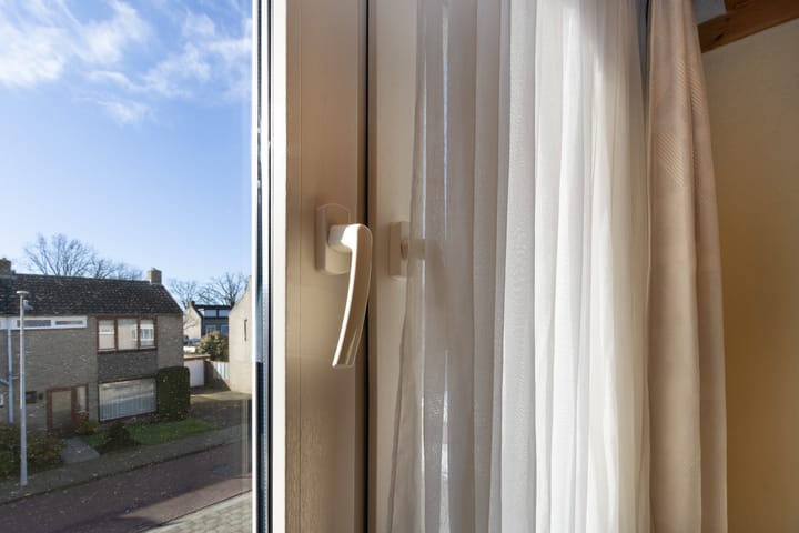 Photo 4 of Engelbrechtstraat 11