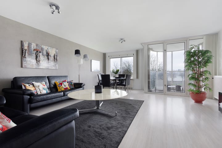 Photo 2 of Oostmaaslaan 824