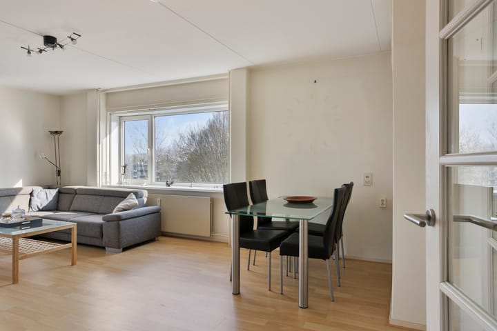 Photo 4 of Nobelstraat 40