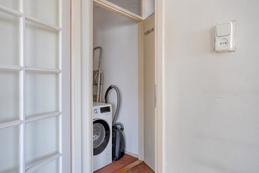 Photo 11 of Nobelstraat 40