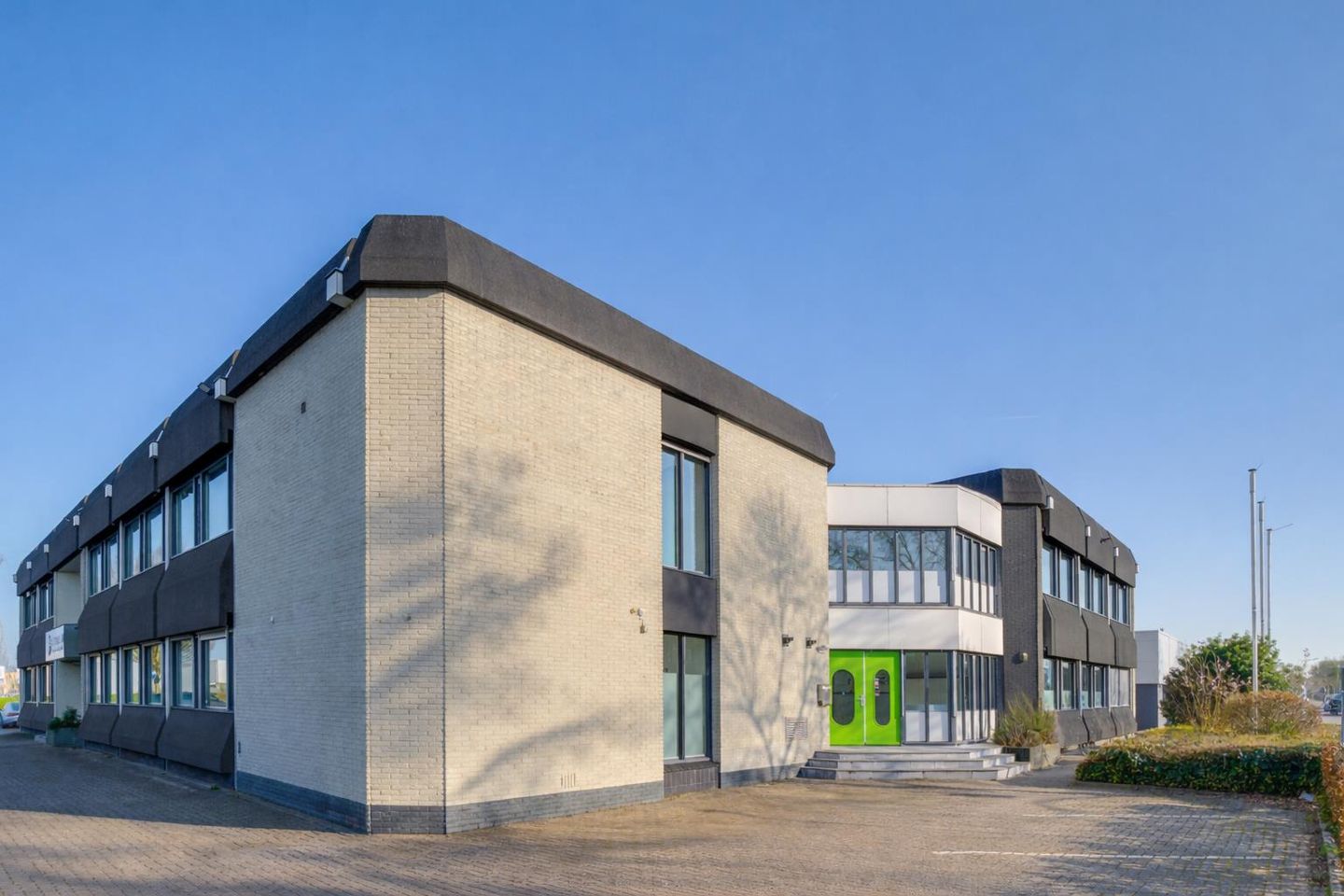 Bekijk foto 1 van Voltastraat 19