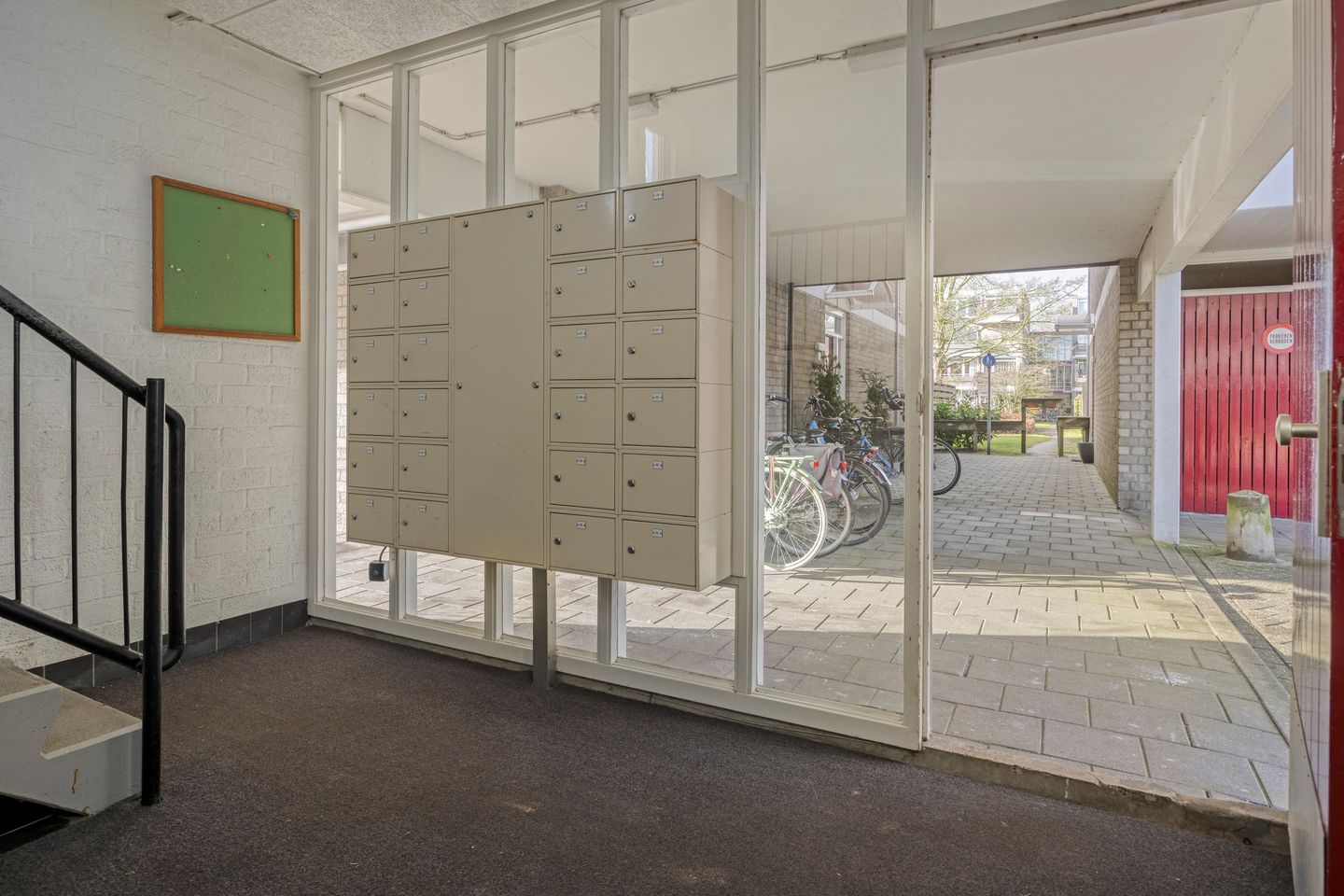 Photo 25 of Engelsmanplaat 36