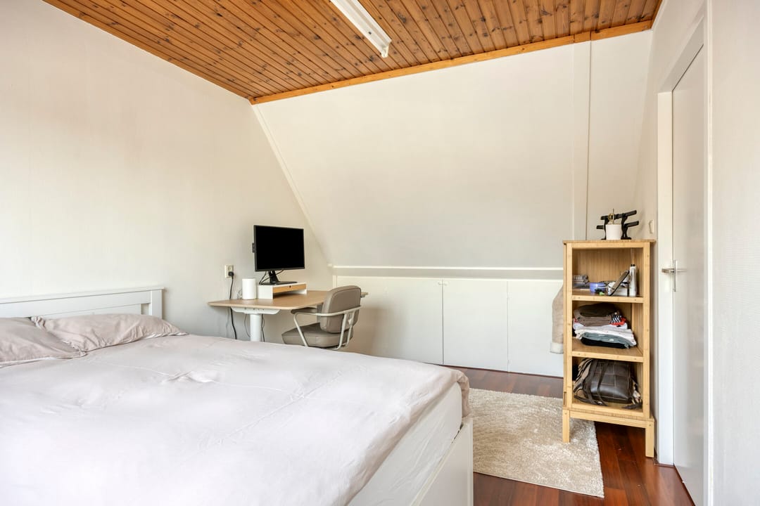 Well-maintained family home with sunny south-facing garden in Schollevaar — 32