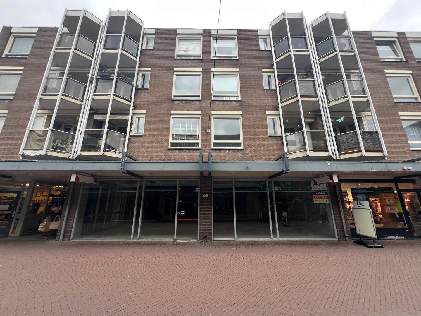 Bekijk foto 2 van Loosduinse Hoofdstraat 593