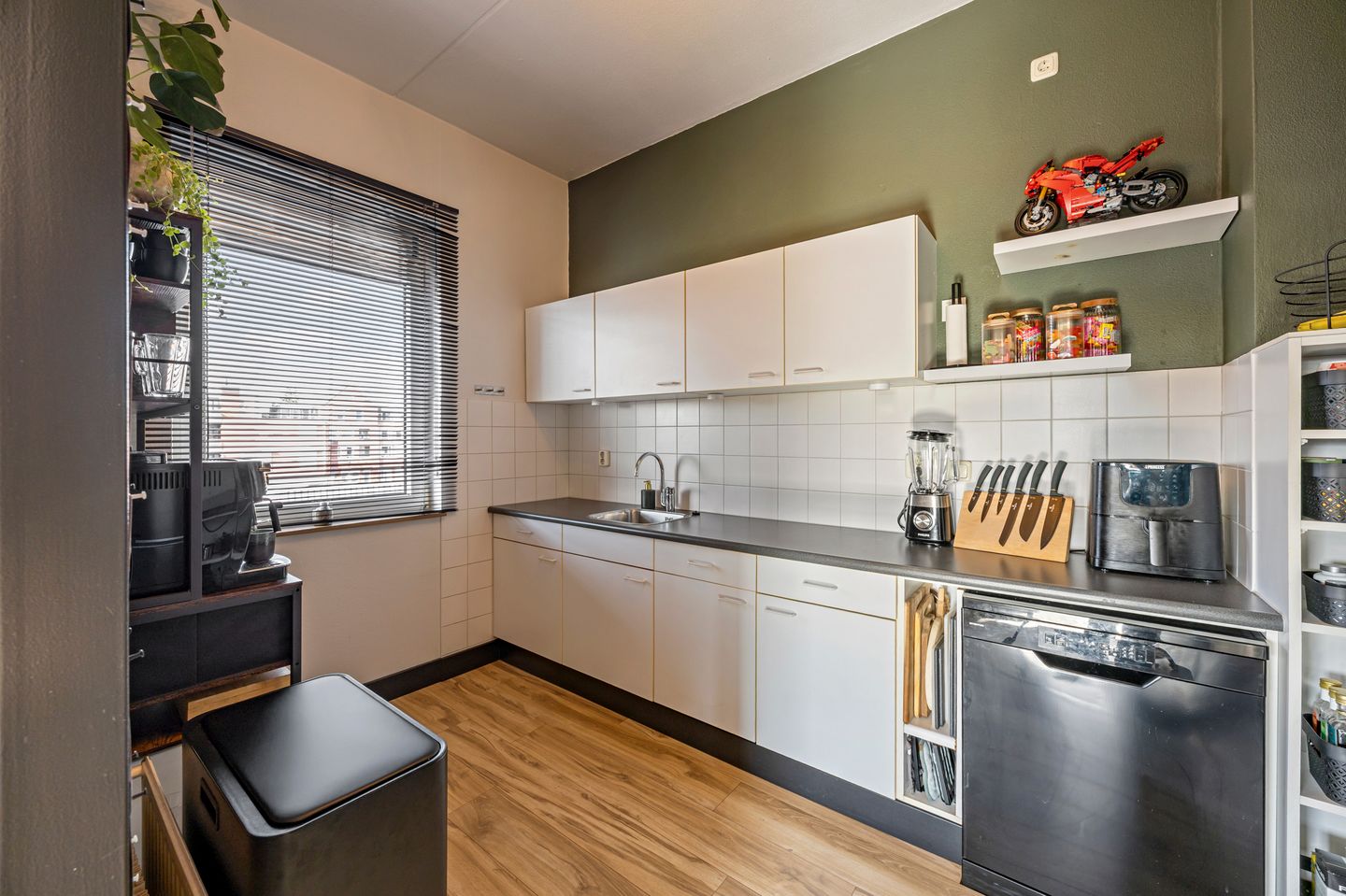 Photo 20 of Graaf 113