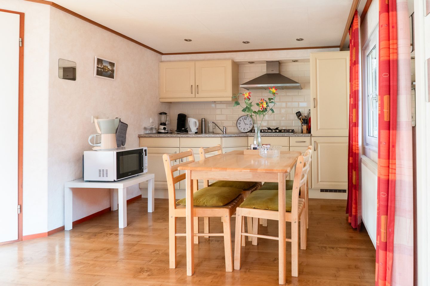 Foto 10 van Lange Zuiderweg 142-950