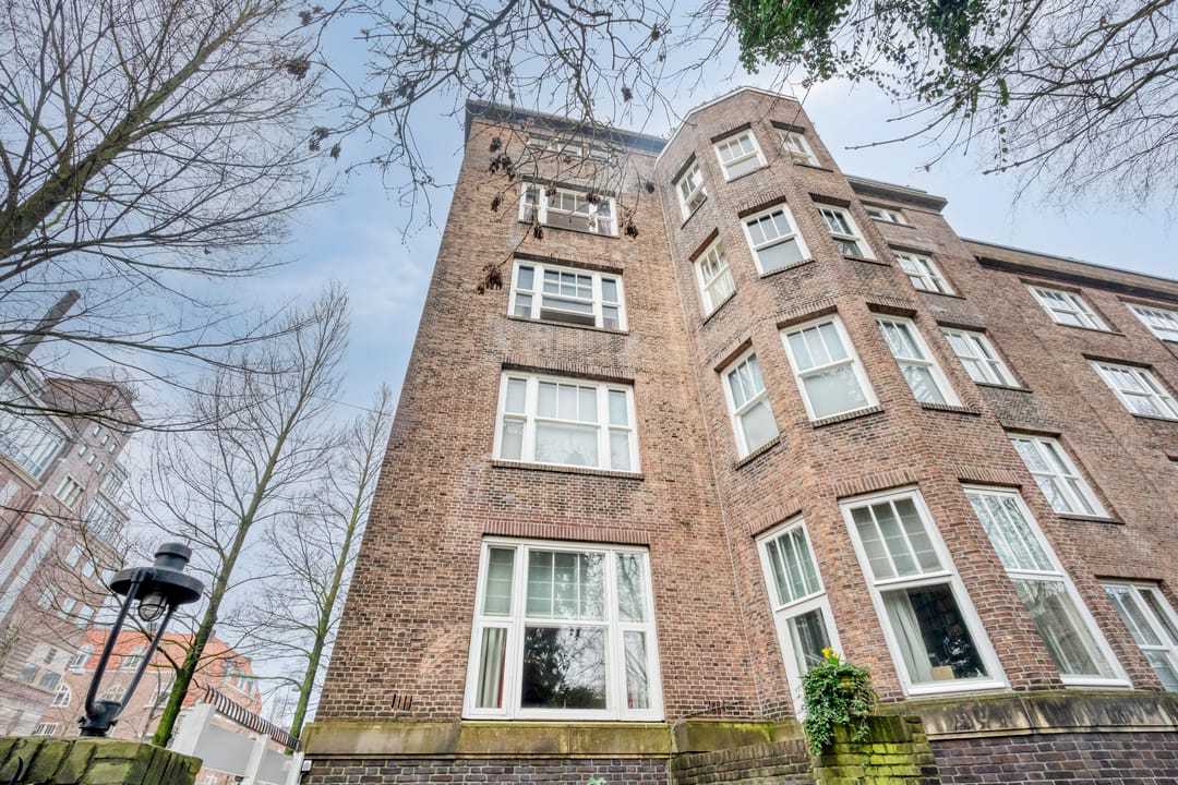 Photo 2 of De Lairessestraat 165-3K