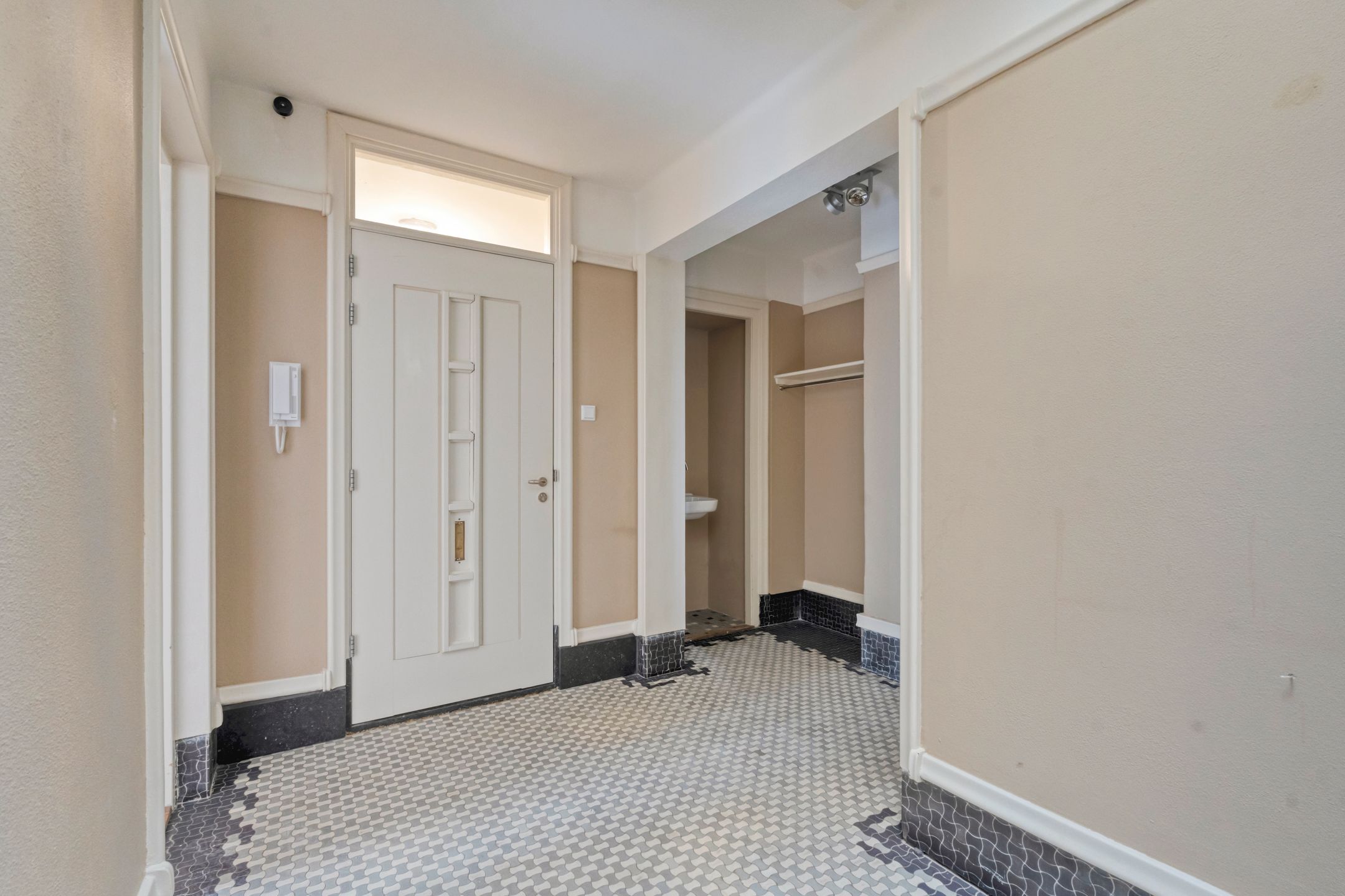 Photo 6 of De Lairessestraat 165-3K