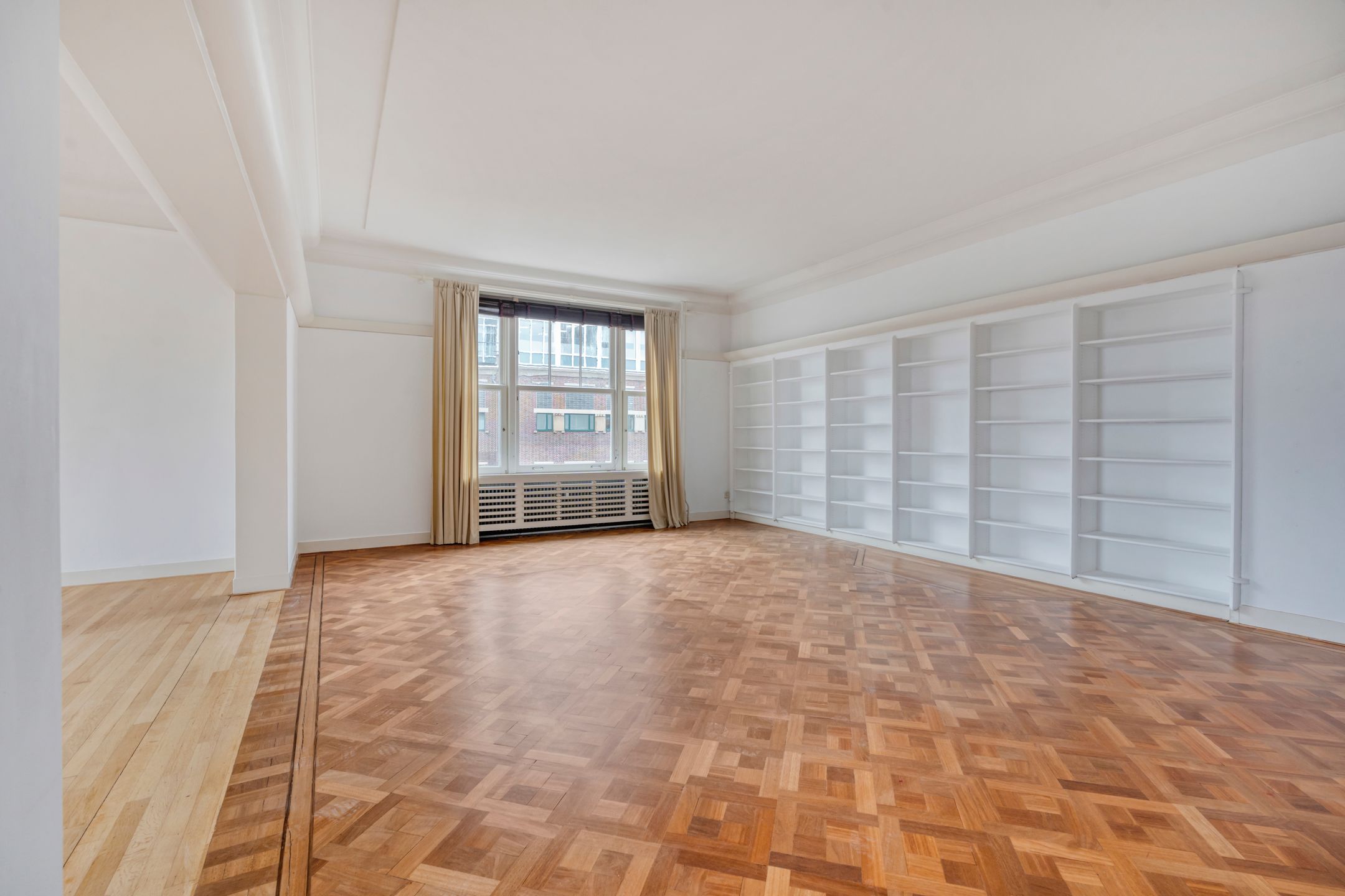 Photo 12 of De Lairessestraat 165-3K