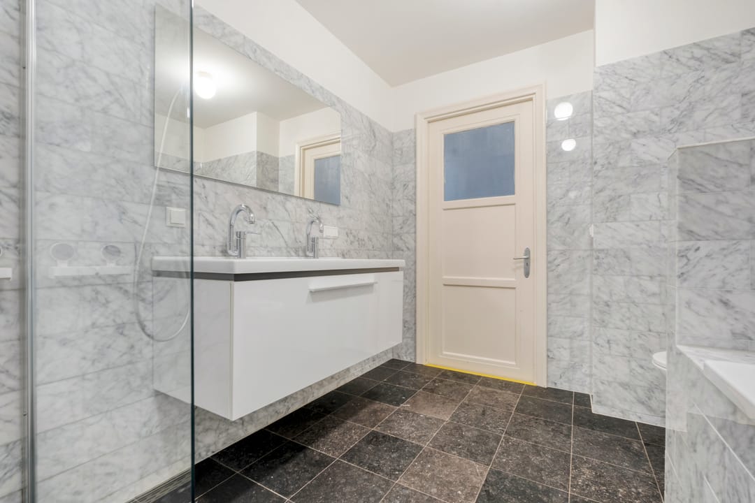 Photo 32 of De Lairessestraat 165-3K