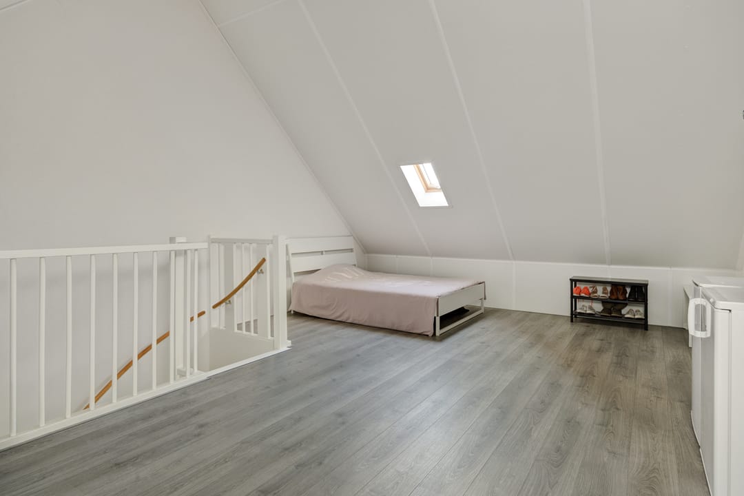 Modern terraced house with sunroom in Deurne railway zone — 26