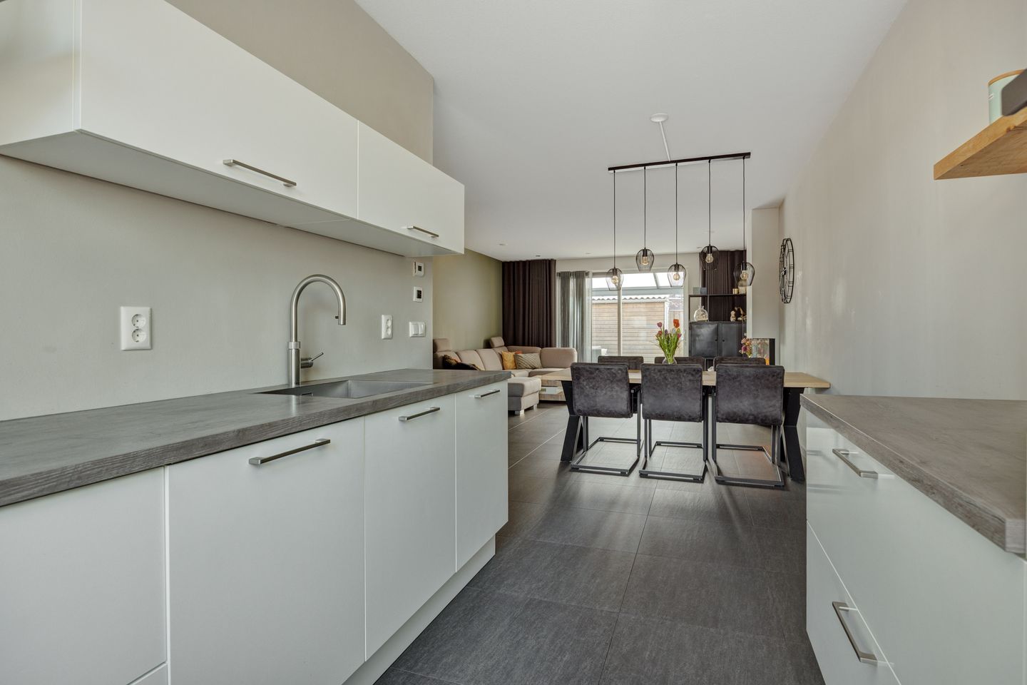 Modern terraced house with sunroom in Deurne railway zone — 15