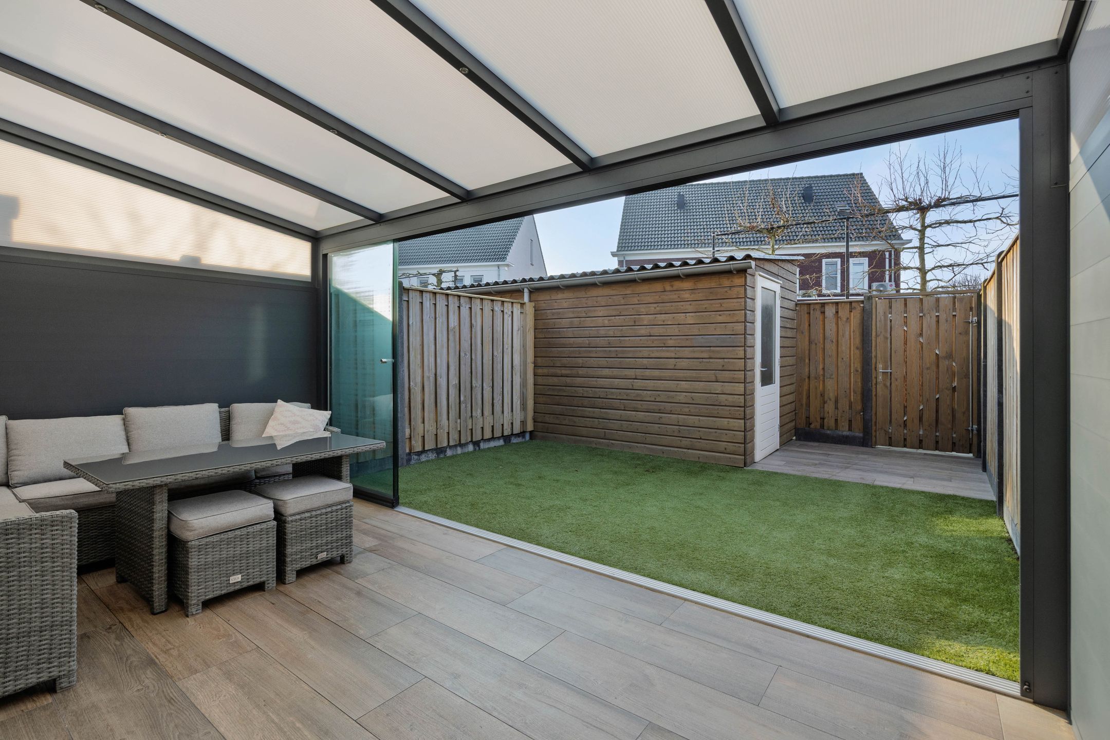 Modern terraced house with sunroom in Deurne railway zone — 28