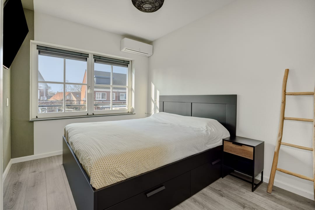 Modern terraced house with sunroom in Deurne railway zone — 19