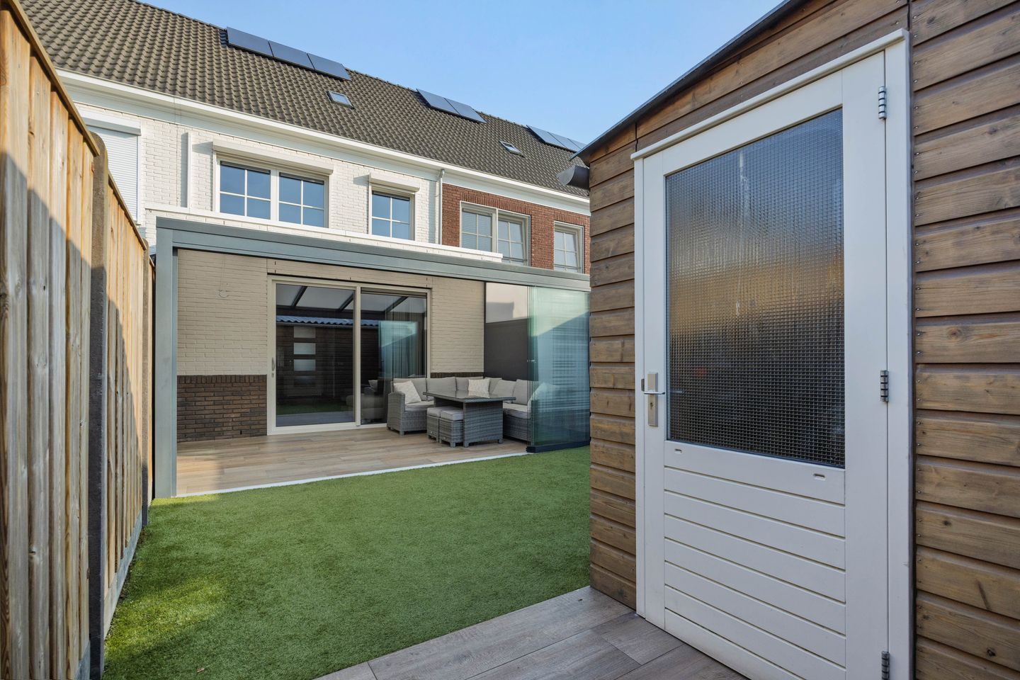 Modern terraced house with sunroom in Deurne railway zone — 30