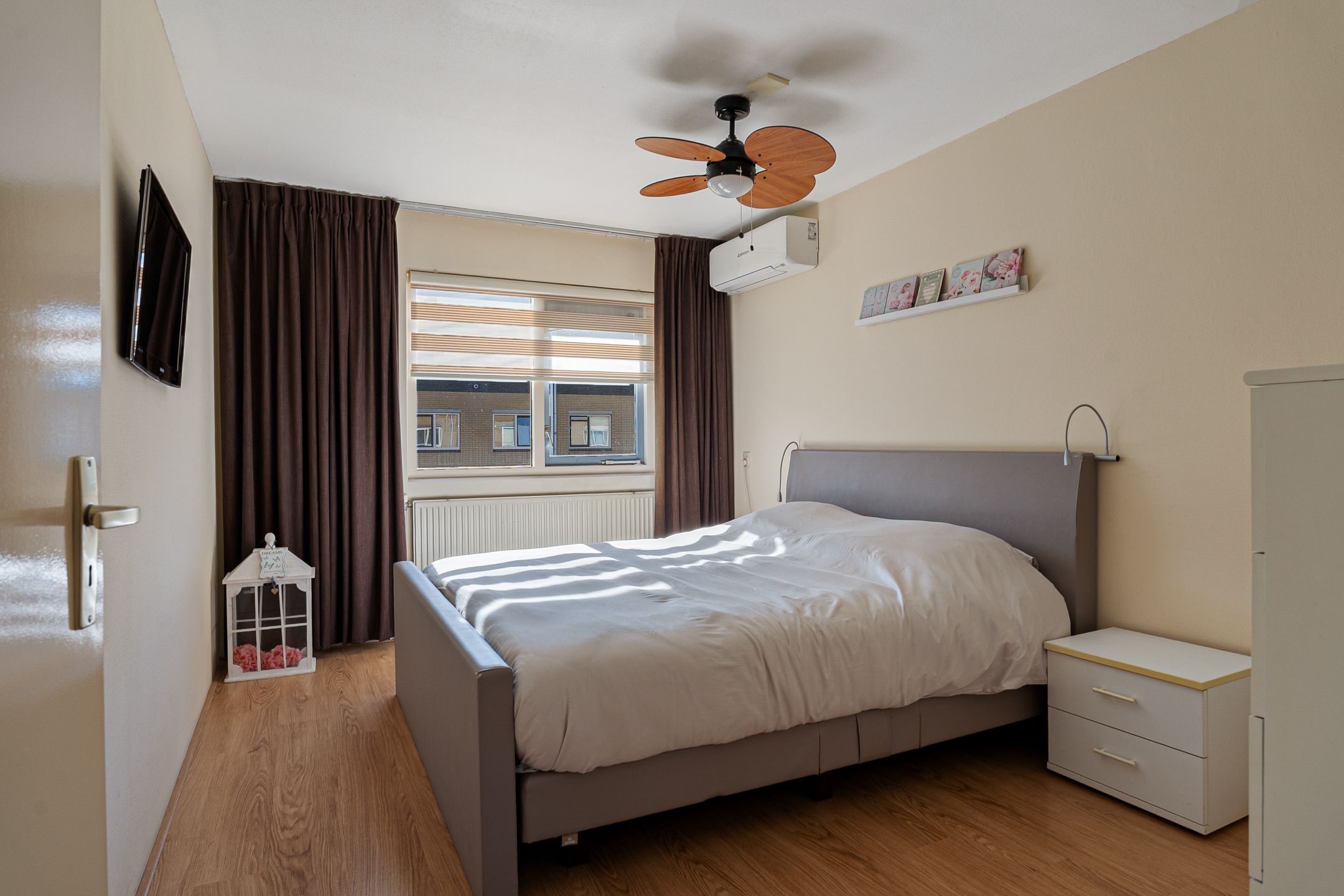 Foto 30 van Pruisisch blauw 35