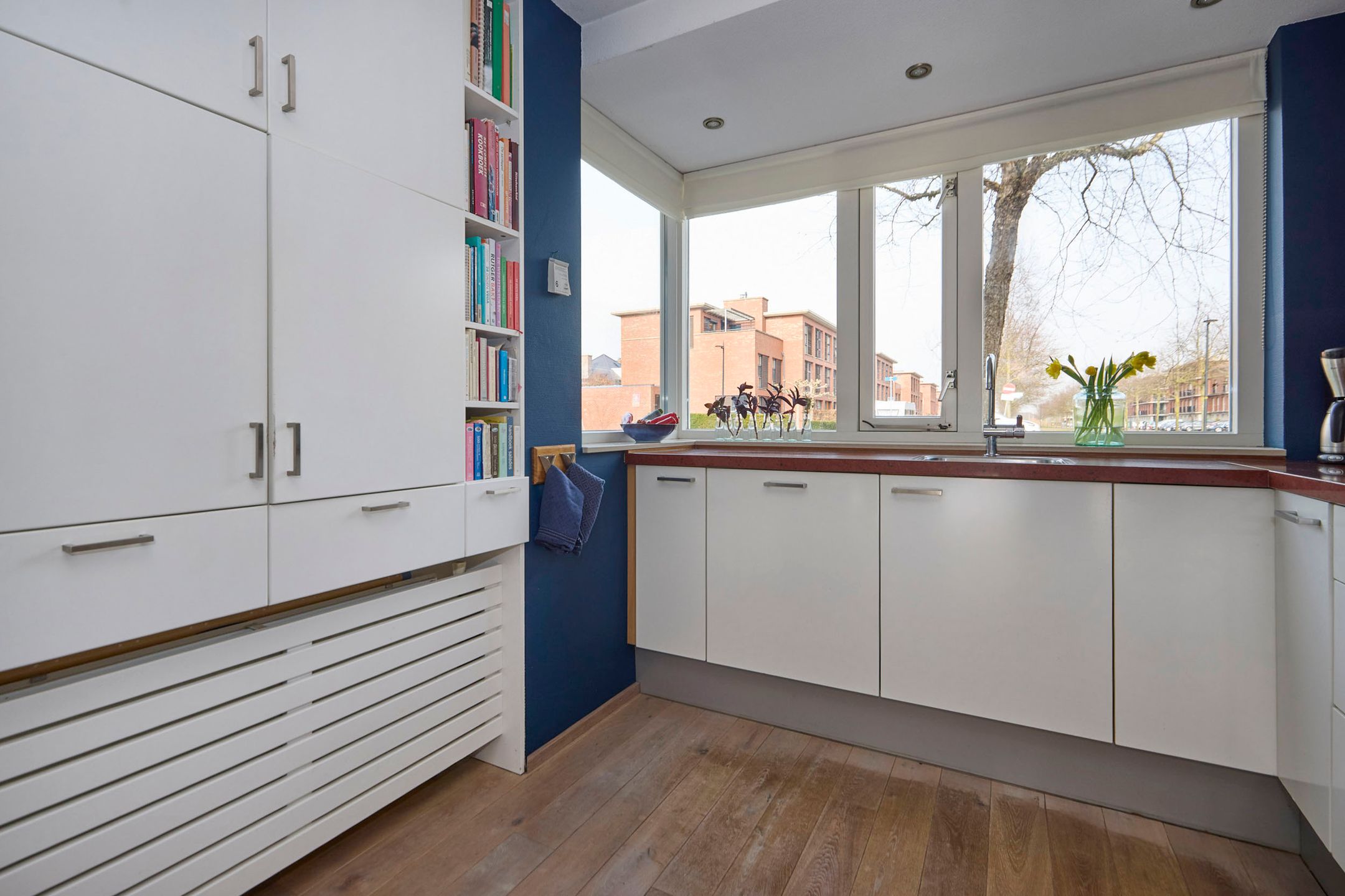 Spacious family home with 6 bedrooms and free view — 27