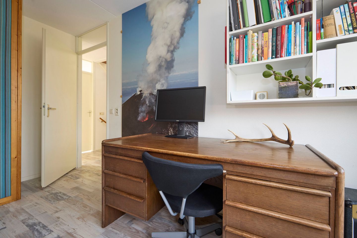 Spacious family home with 6 bedrooms and free view — 41