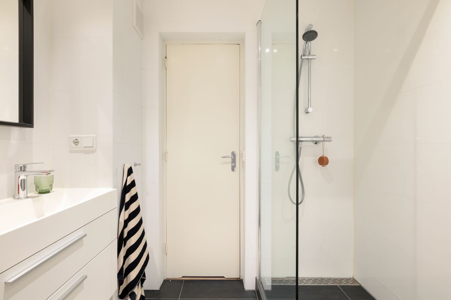 Foto 19 van Van Nijenrodeweg 158