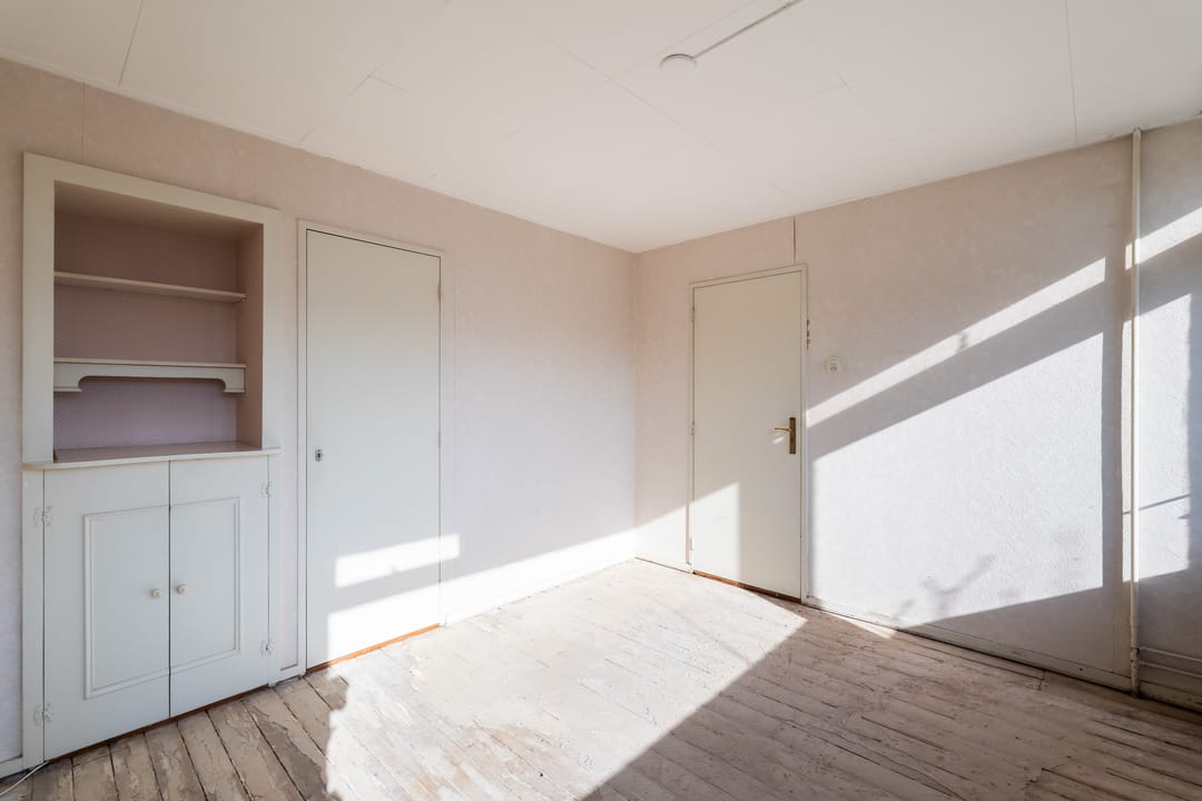 Spacious corner home with garage and renovation potential in central Noordwijk — 21