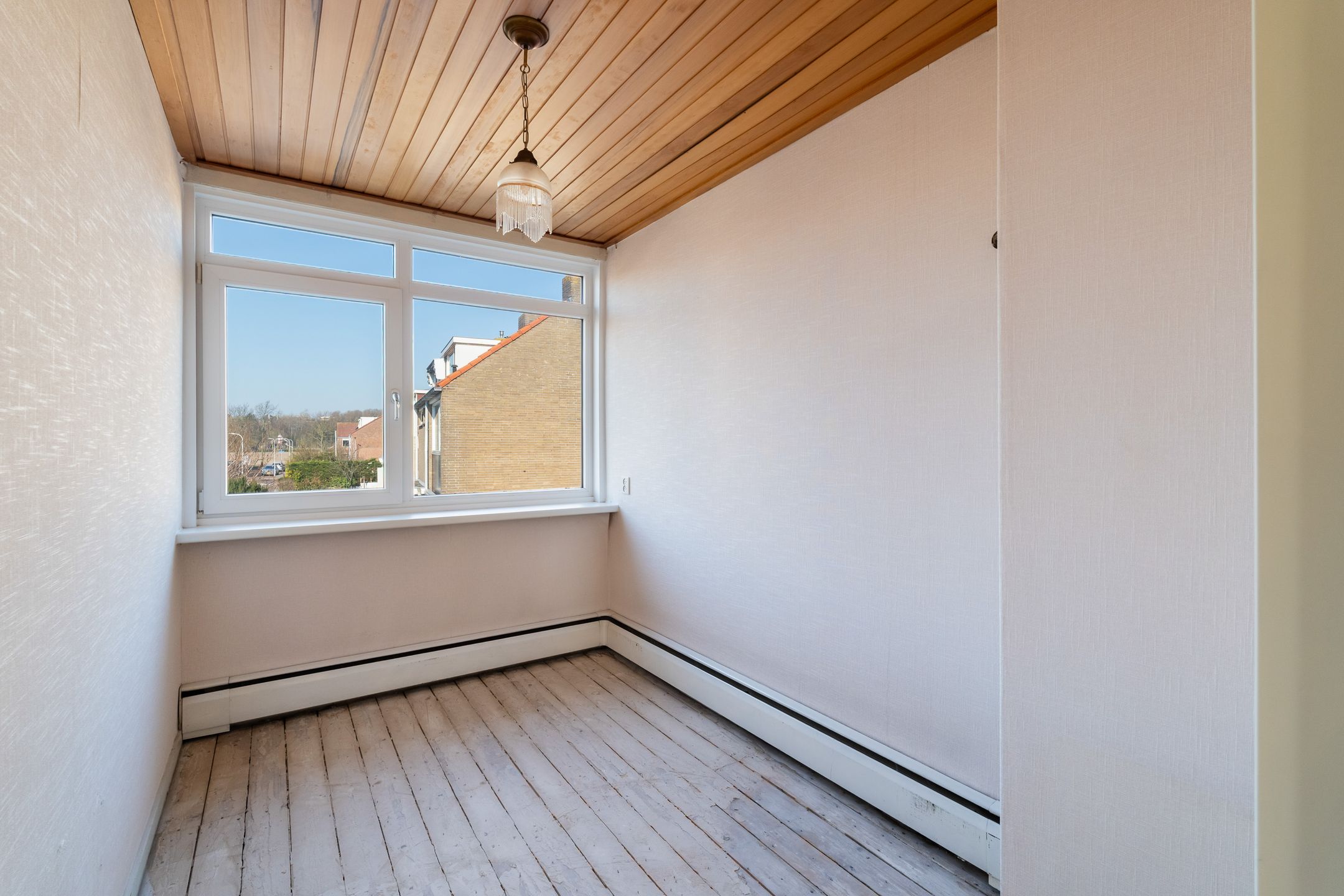 Spacious corner home with garage and renovation potential in central Noordwijk — 26
