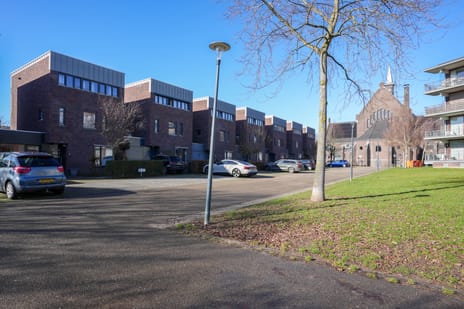 Pater Hubertuscour 13 secondary image