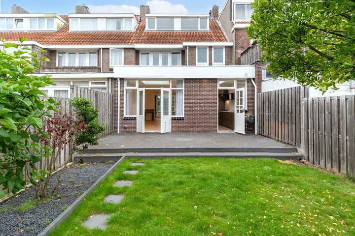 Photo 3 of Van Zuylen van Nijeveltstraat 196