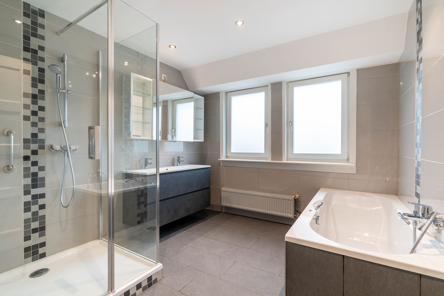 Foto 20 van Van Zuylen van Nijeveltstraat 196