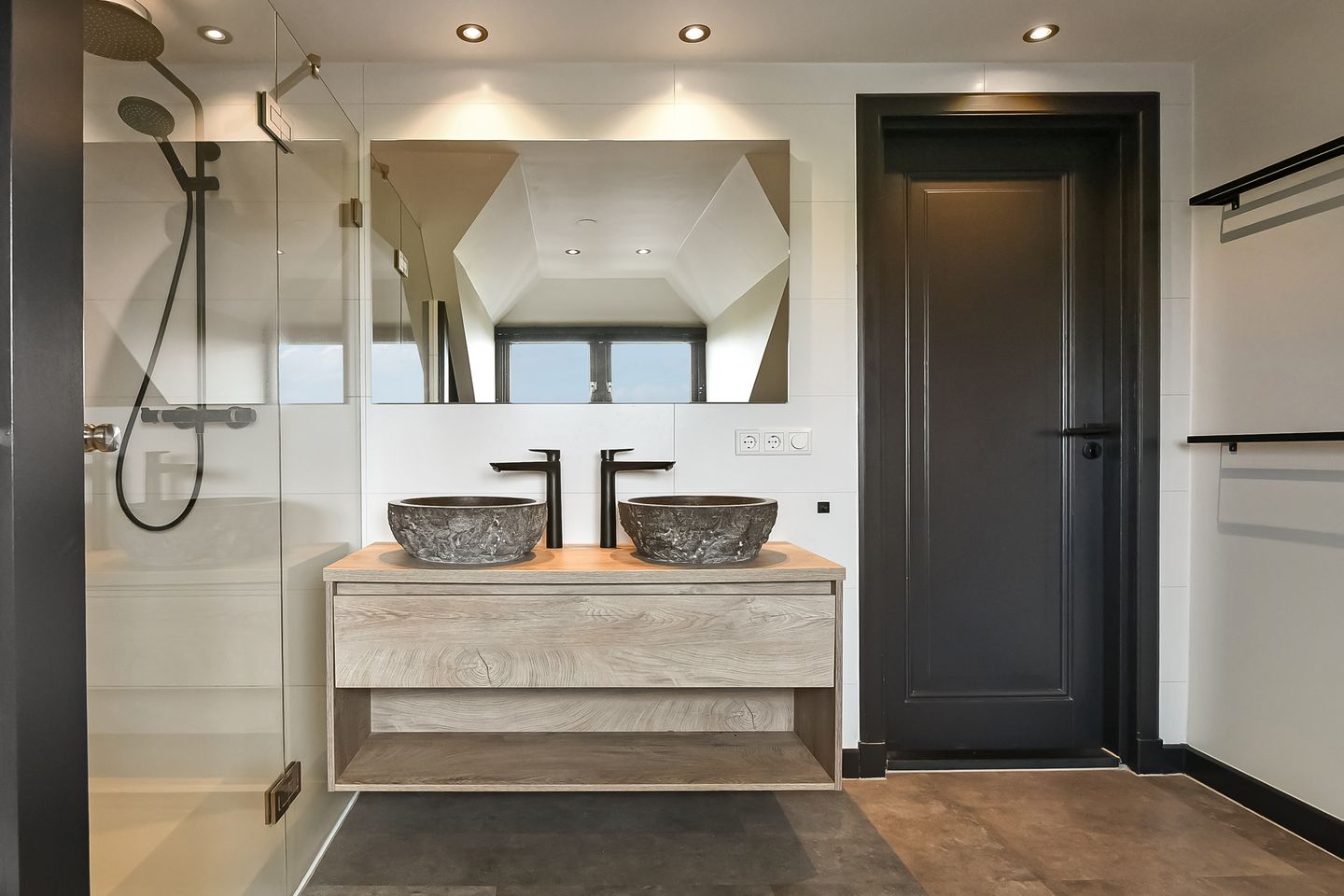 Foto 65 van Rijkerswoerdsestraat 10