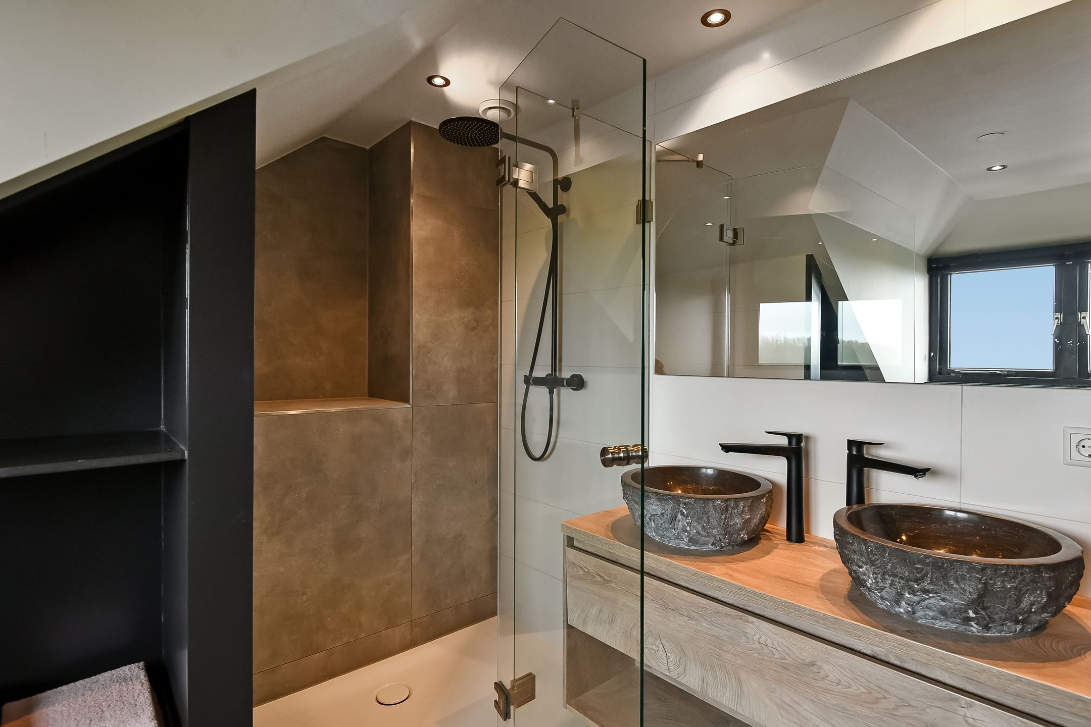 Foto 66 van Rijkerswoerdsestraat 10