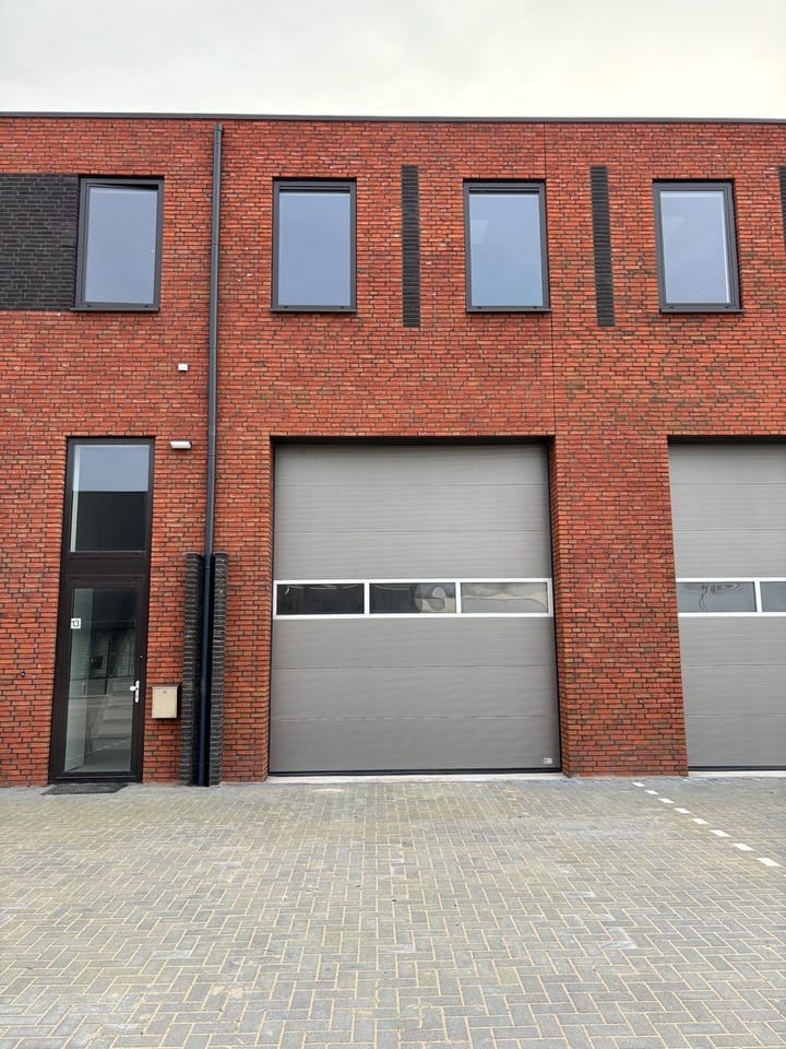 Voltstraat 13, Nieuwveen