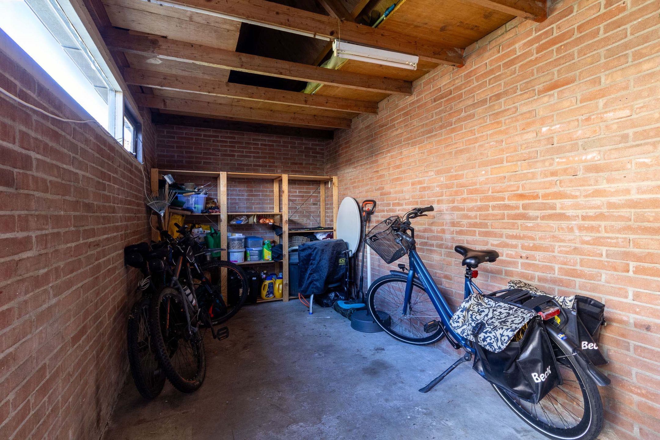 Foto 33 van Almarestraat 16