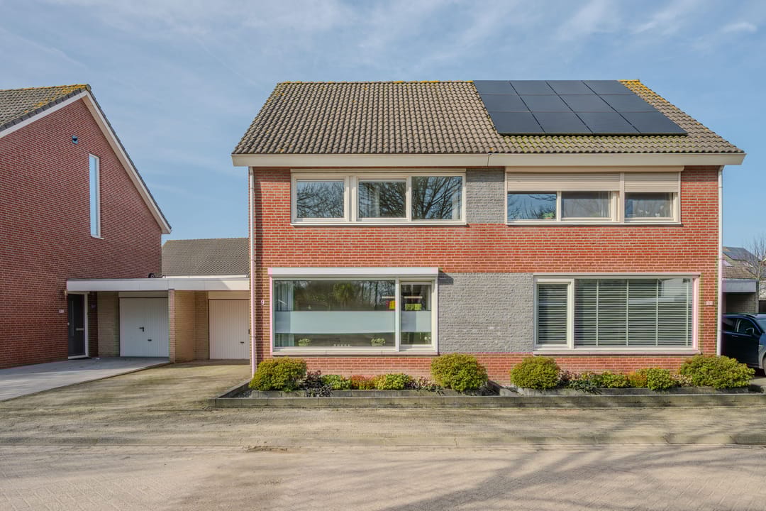 Photo 2 of Zilverschoon 9