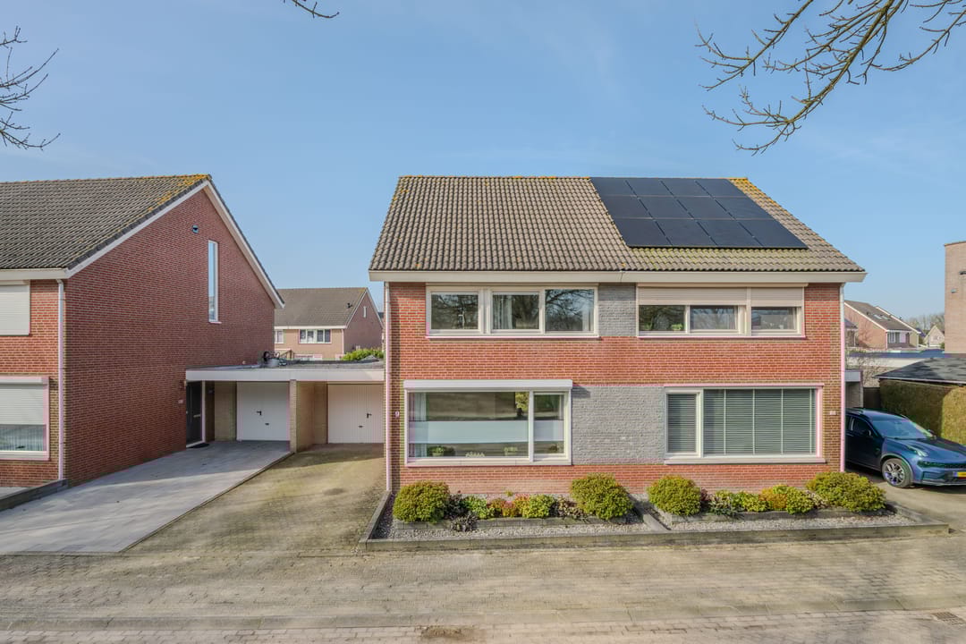 Photo 47 of Zilverschoon 9