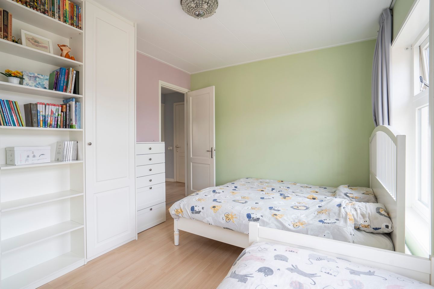 Photo 35 of Middelweg 7