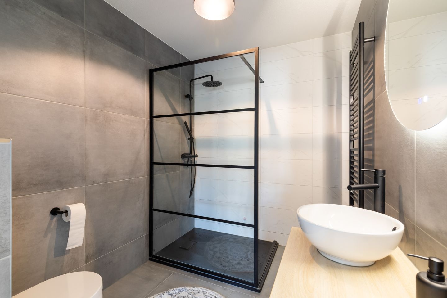 Foto 4 van Iroko 267