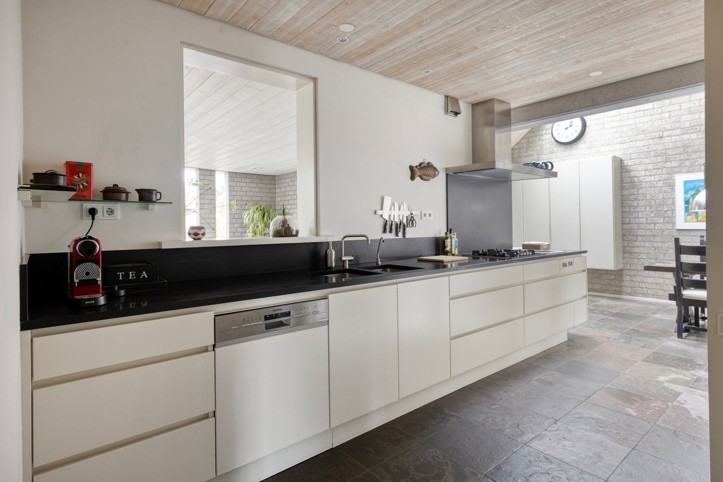 Foto 14 van Dr. van Beurdenstraat 3