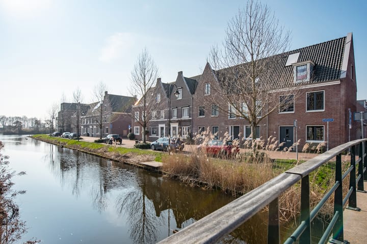 Photo 2 of Poeloever 20