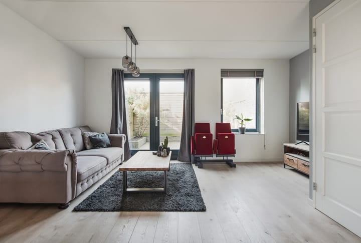 Photo 3 of Poeloever 20