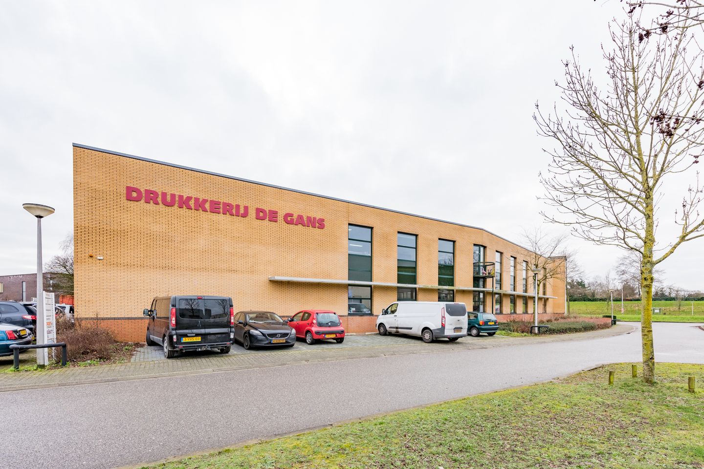 View photo 4 of Maanlander 31