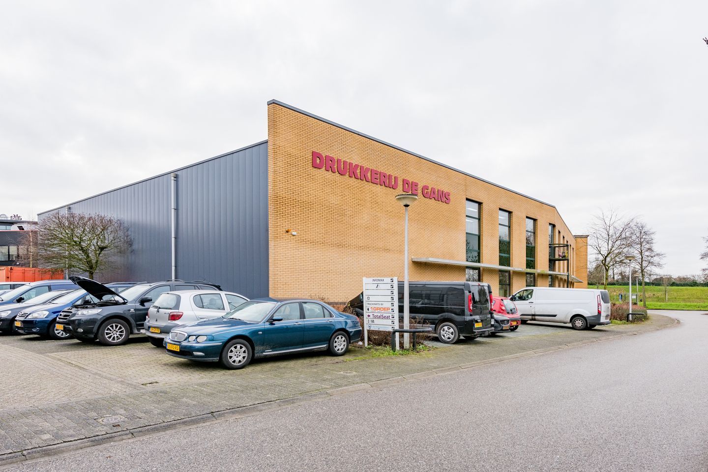 View photo 5 of Maanlander 31