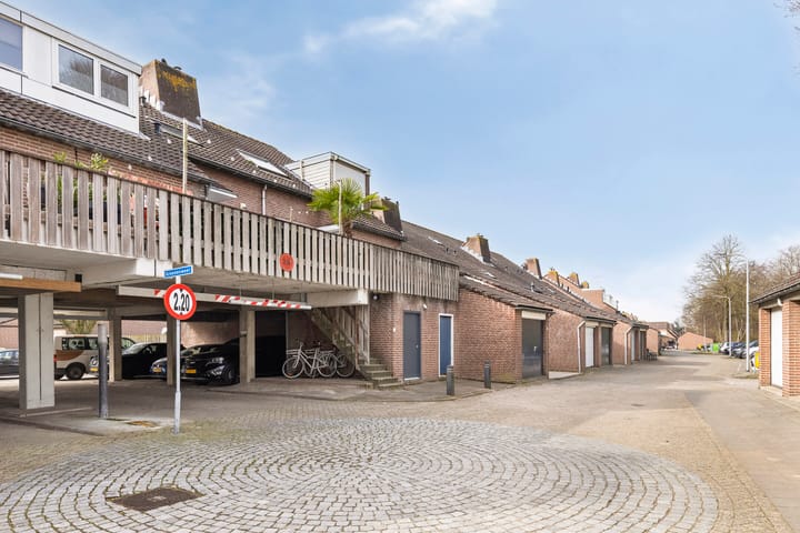 Photo 2 of Reinenweer 10