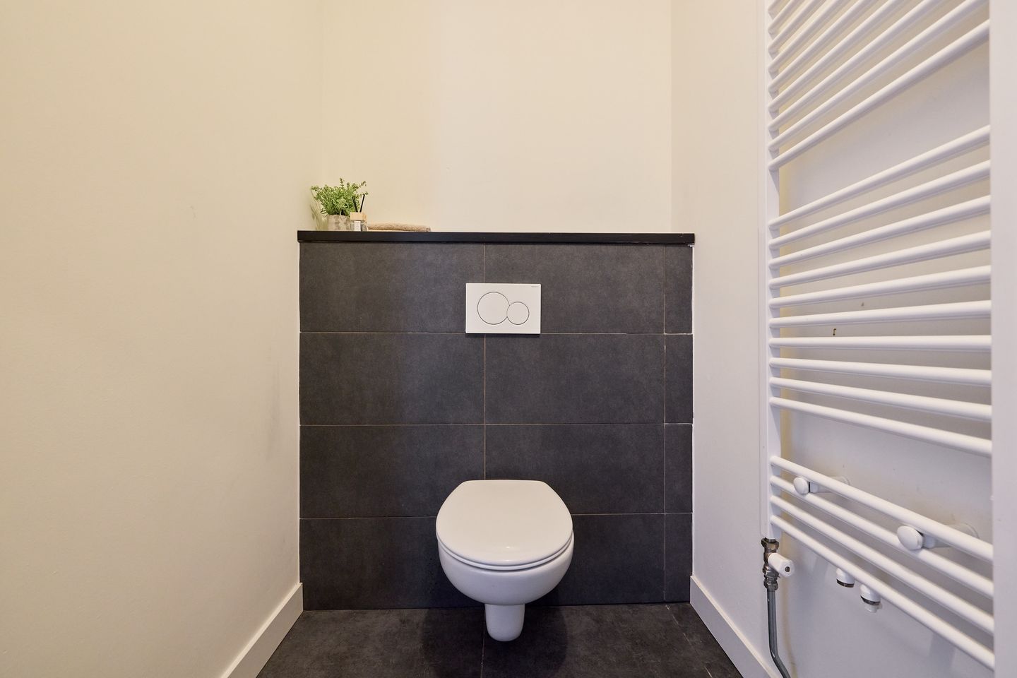 Spacious Ground Floor Apartment with Cellar in Popular Zuilen Neighborhood — 15