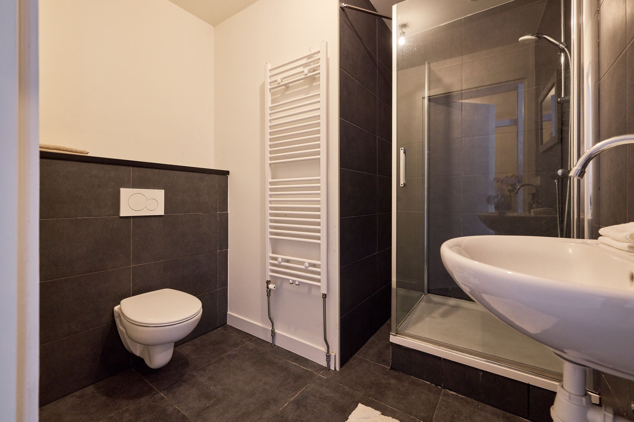 Spacious Ground Floor Apartment with Cellar in Popular Zuilen Neighborhood — 14