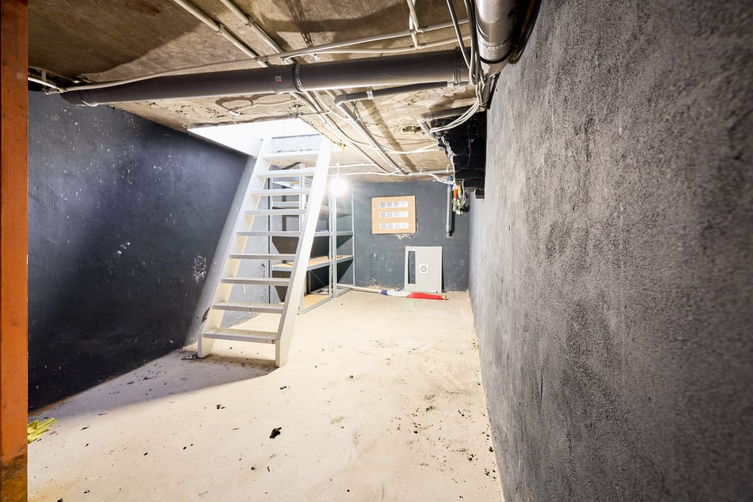 Spacious Ground Floor Apartment with Cellar in Popular Zuilen Neighborhood — 20