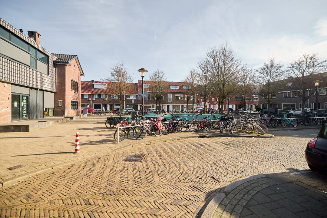 Spacious Ground Floor Apartment with Cellar in Popular Zuilen Neighborhood — 26