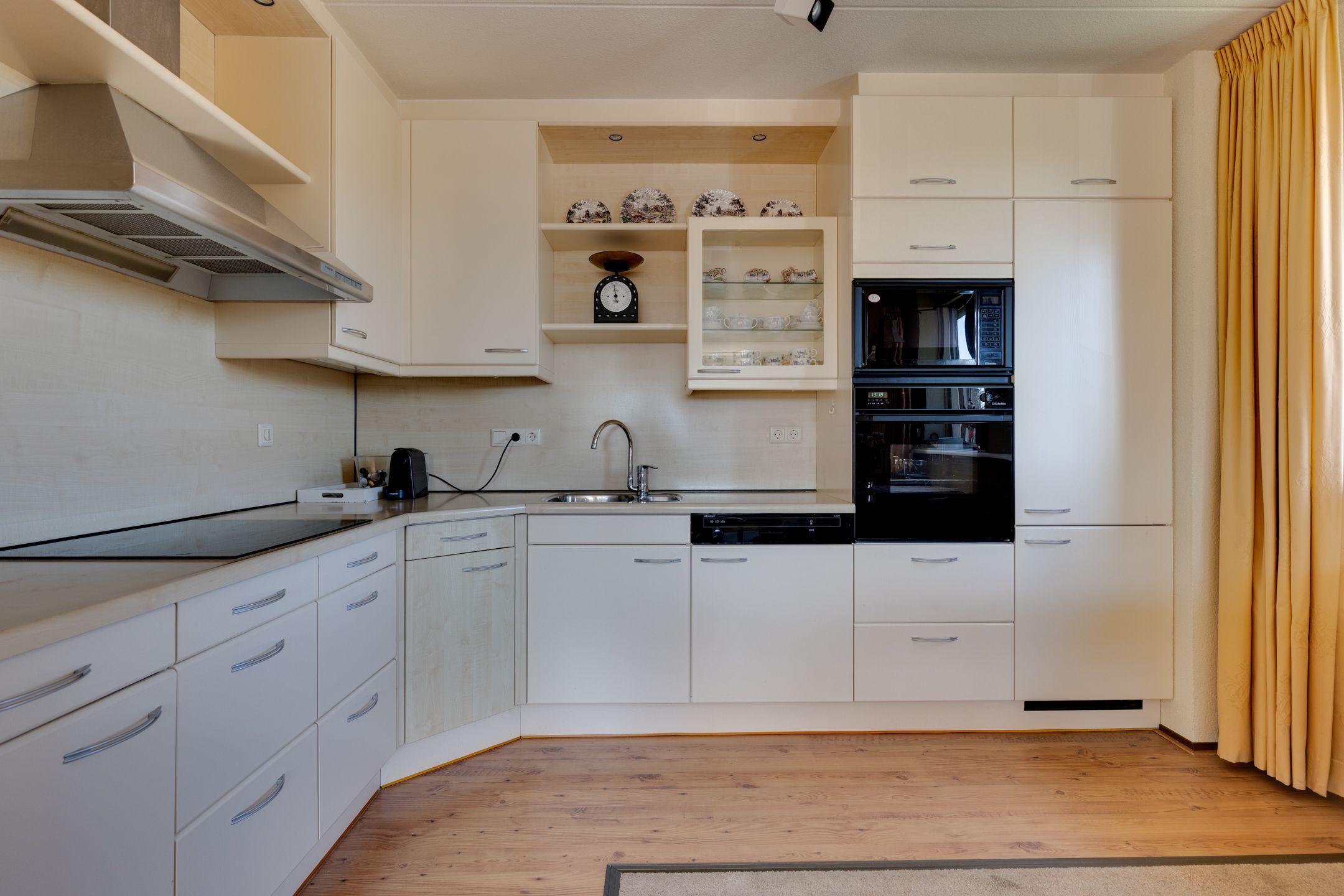 Foto 15 van Carel Looierstraat 3-18