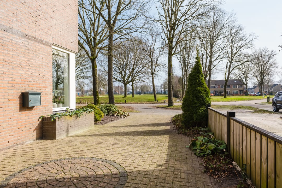 Spacious and well maintained semi detached house with garage in quiet Wijnjewoude — 15